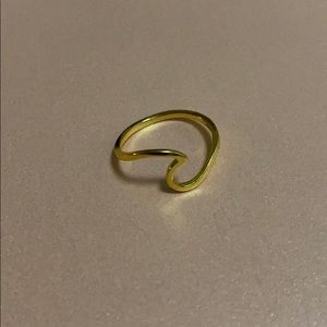 Pura Vida Single Wave Ring (Gold)